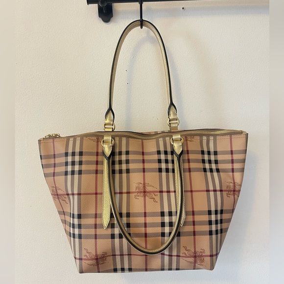 Burberry Haymarket Salisbury Tote Bag - Picture 2 of 10
